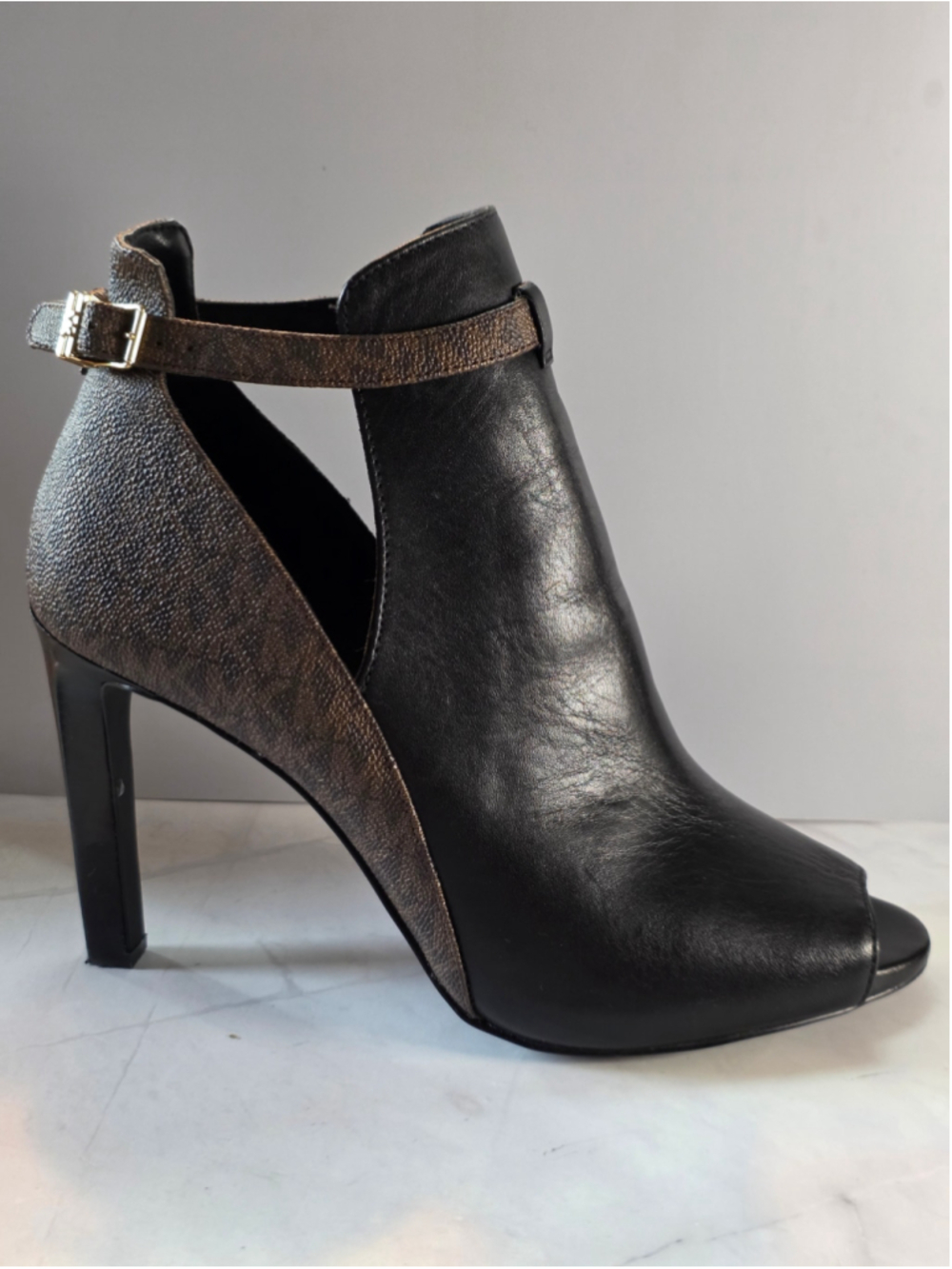 Michael Kors Lawson Logo Peep Toe Heels Women’s Size 11 - Picture 5 of 11